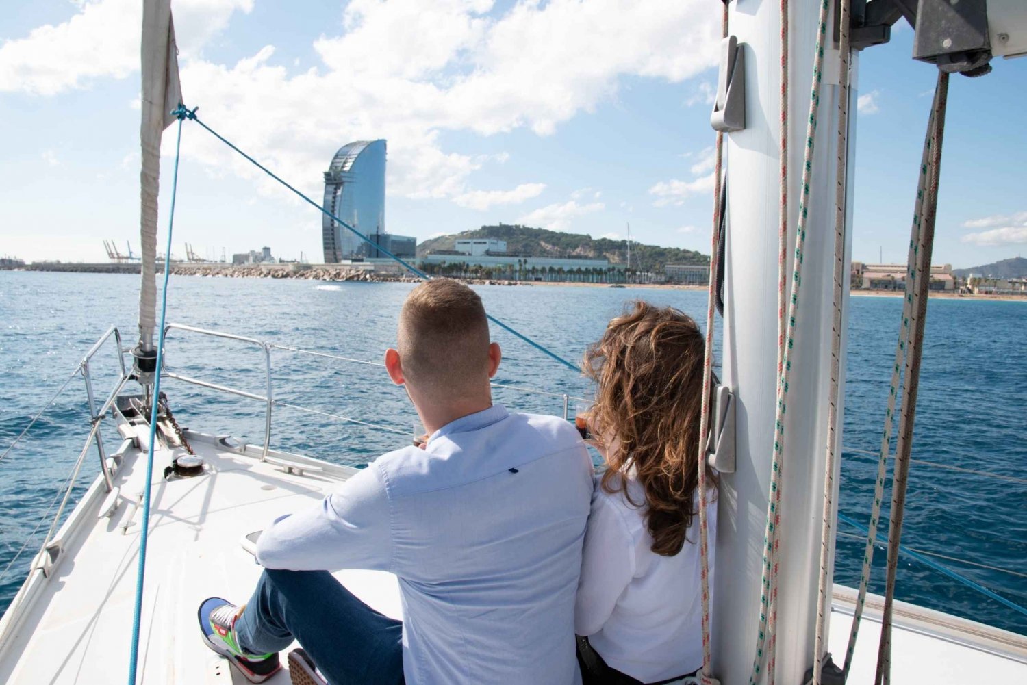 Barcellona: Crociera privata in barca a vela di 2 ore