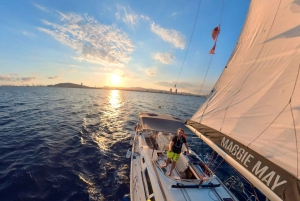 Barcelona: 2-Hour Sailboat Tour with Paddle Boarding
