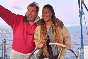 Барселона: 2-часовая экскурсия на парусной лодке с закусками и напитками