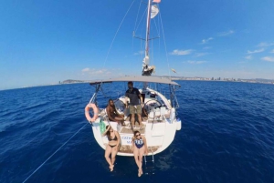 Barcellona: gita in barca a vela al tramonto di 2 ore
