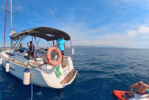 Barcellona: gita in barca a vela al tramonto di 2 ore