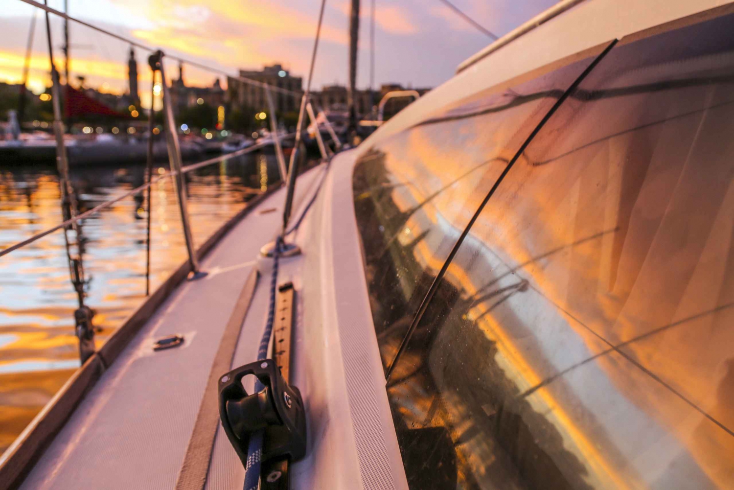 Barcelona: 2-Hour Sunset Sailing Tour from Port Vell