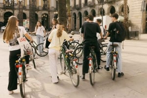 バルセロナ：地元ガイドによる 3 時間の自転車ツアー