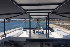Barcelona: partyboottocht op een catamaran, inclusief BBQ