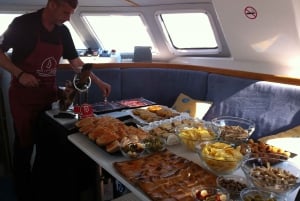 Barcelona: Catamaran Sailing Trip with Food and Drinks