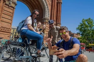 Barcellona: tour in bici per piccoli gruppi di 4 ore