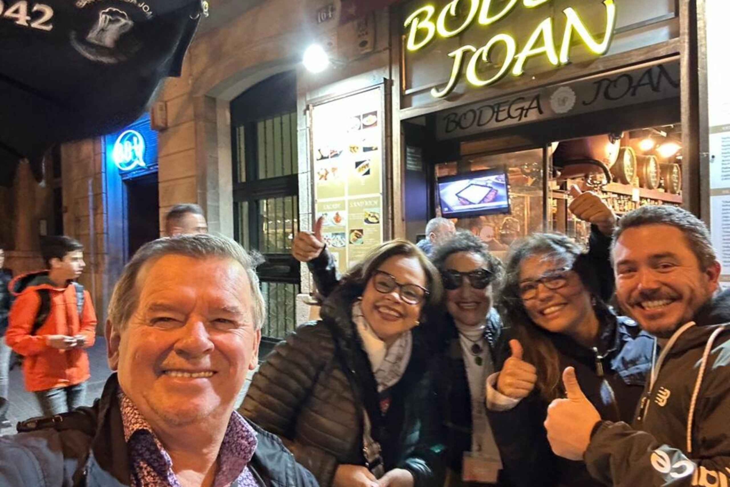 Барселона: 4-часовой вечерний тур по тапас-барам и шоу фламенко