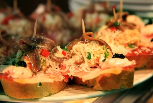 Барселона: 4-часовой вечерний тур по тапас-барам и шоу фламенко