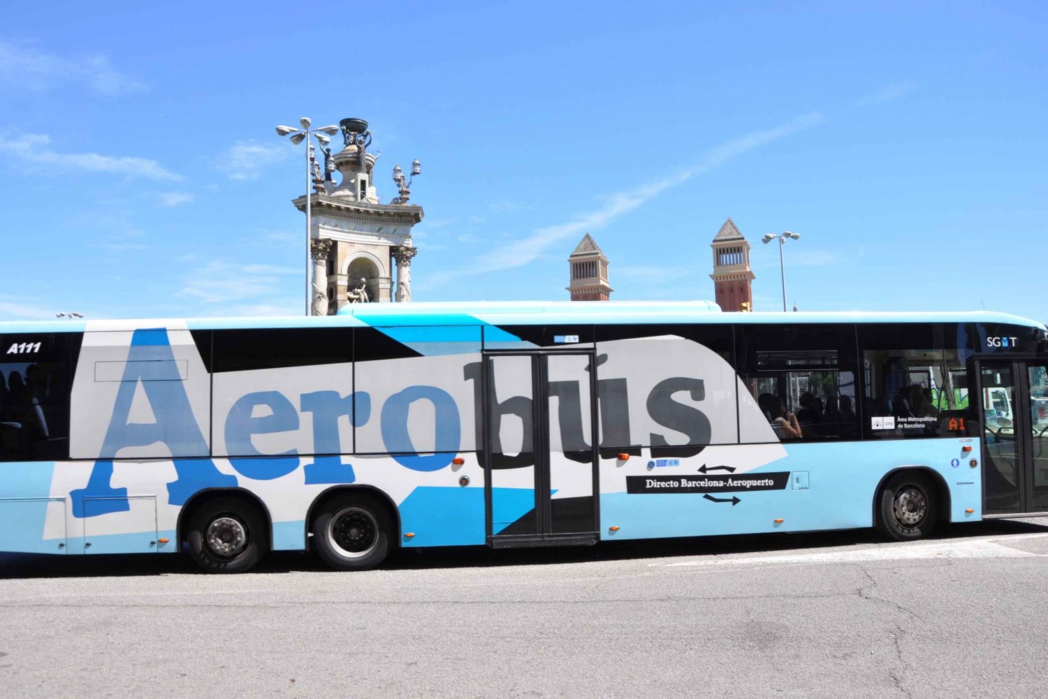 Barcelona: Aerobús Shuttle Between Airport and City Center
