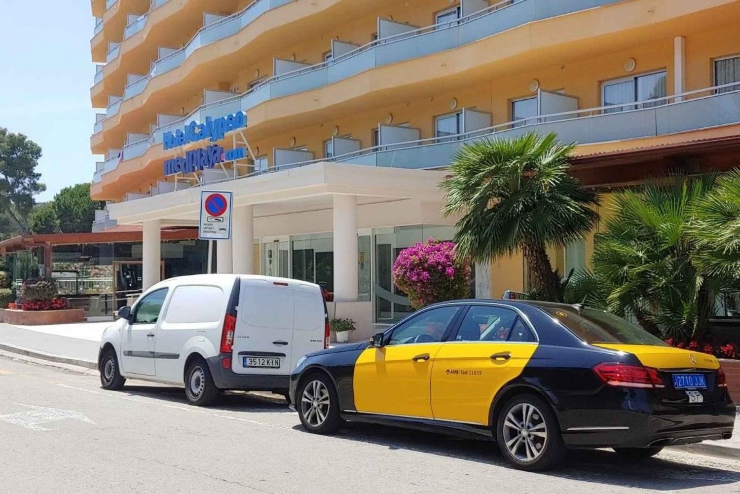 Barcelona Airport: Book a Cab Transfer to your Hotel