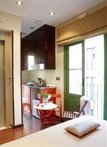 Barcelona Apartment Damas