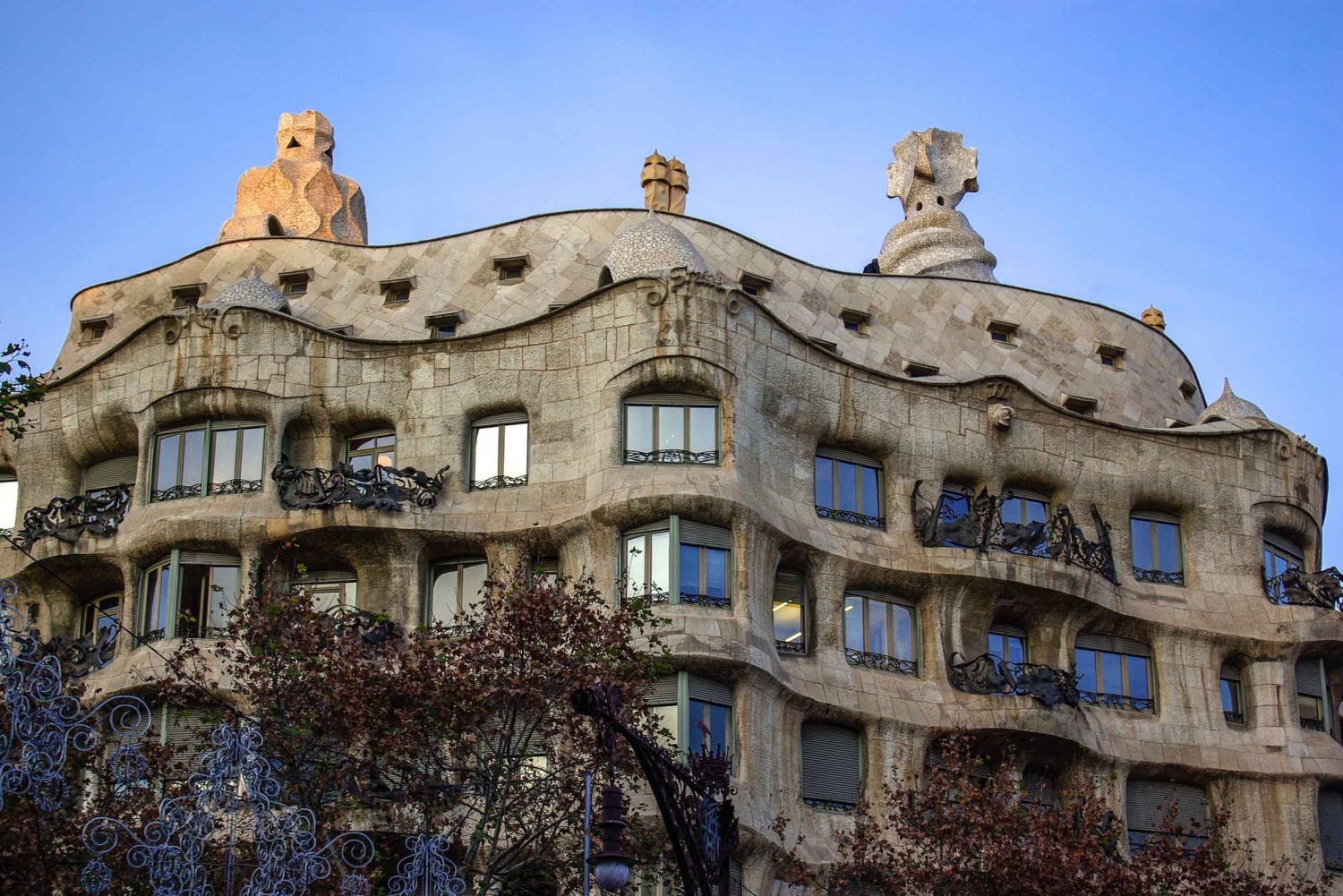 Barcelona: Architecture Walking Tour With Local Guide