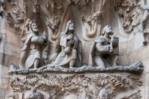 Barcelona: Architecture Walking Tour With Local Guide
