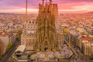 Barcelona: Architecture Walking Tour With Local Guide