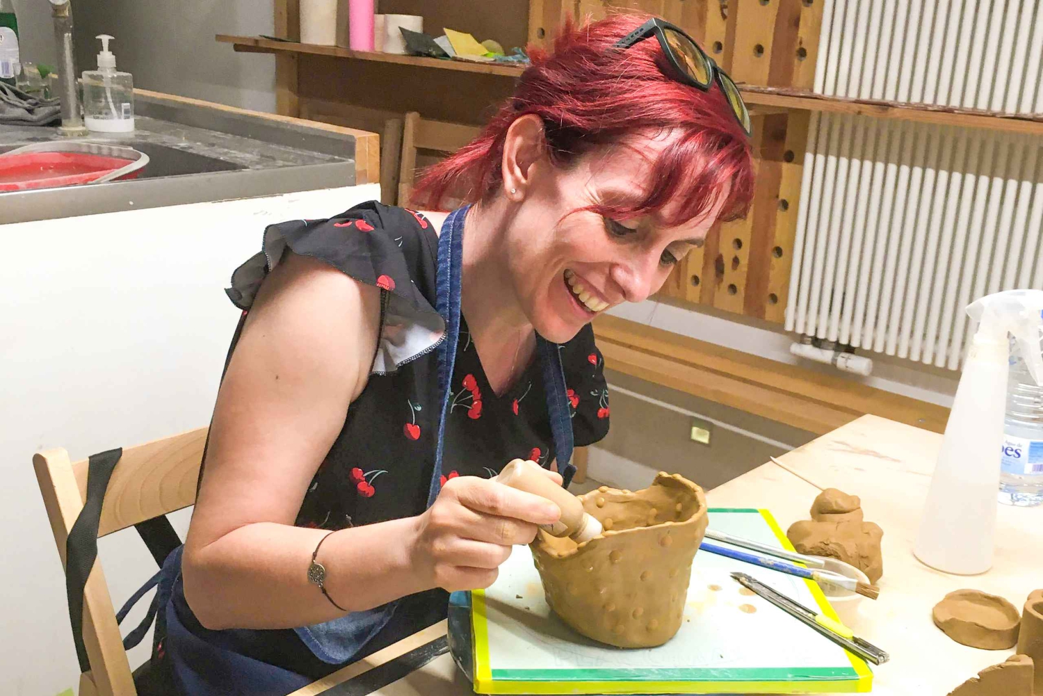 Barcellona: Laboratorio di creazione di tazze o vasi in ceramica artigianale
