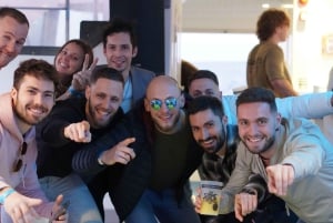 Barcelona: Brunch Boat Party z drinkami i DJ-em