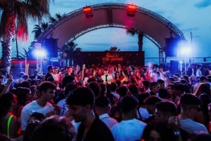 Barcelona: Beach Club Pool Party met DJ