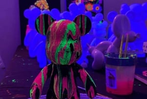 Barcelona: Fluoreszierende Malerei aus Bärenziegeln | Wein und Kunst