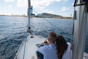 Barcellona: Crociera Premium condivisa al tramonto (bevande e snack)