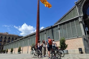 Barcelona: fietstocht of e-biketour, topbezienswaardigheden en lokale tips