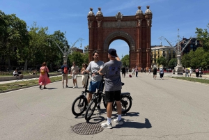 Barcelone : visite à vélo ou en vélo électrique, sites incontournables et anecdotes locales