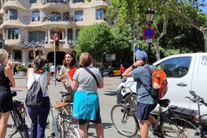 Barcelone : visite à vélo ou en vélo électrique, sites incontournables et anecdotes locales