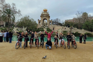 Barcelone : visite à vélo ou en vélo électrique, sites incontournables et anecdotes locales