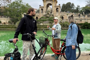 Barcelone : visite à vélo ou en vélo électrique, sites incontournables et anecdotes locales