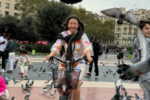Barcelone : visite à vélo ou en vélo électrique, sites incontournables et anecdotes locales