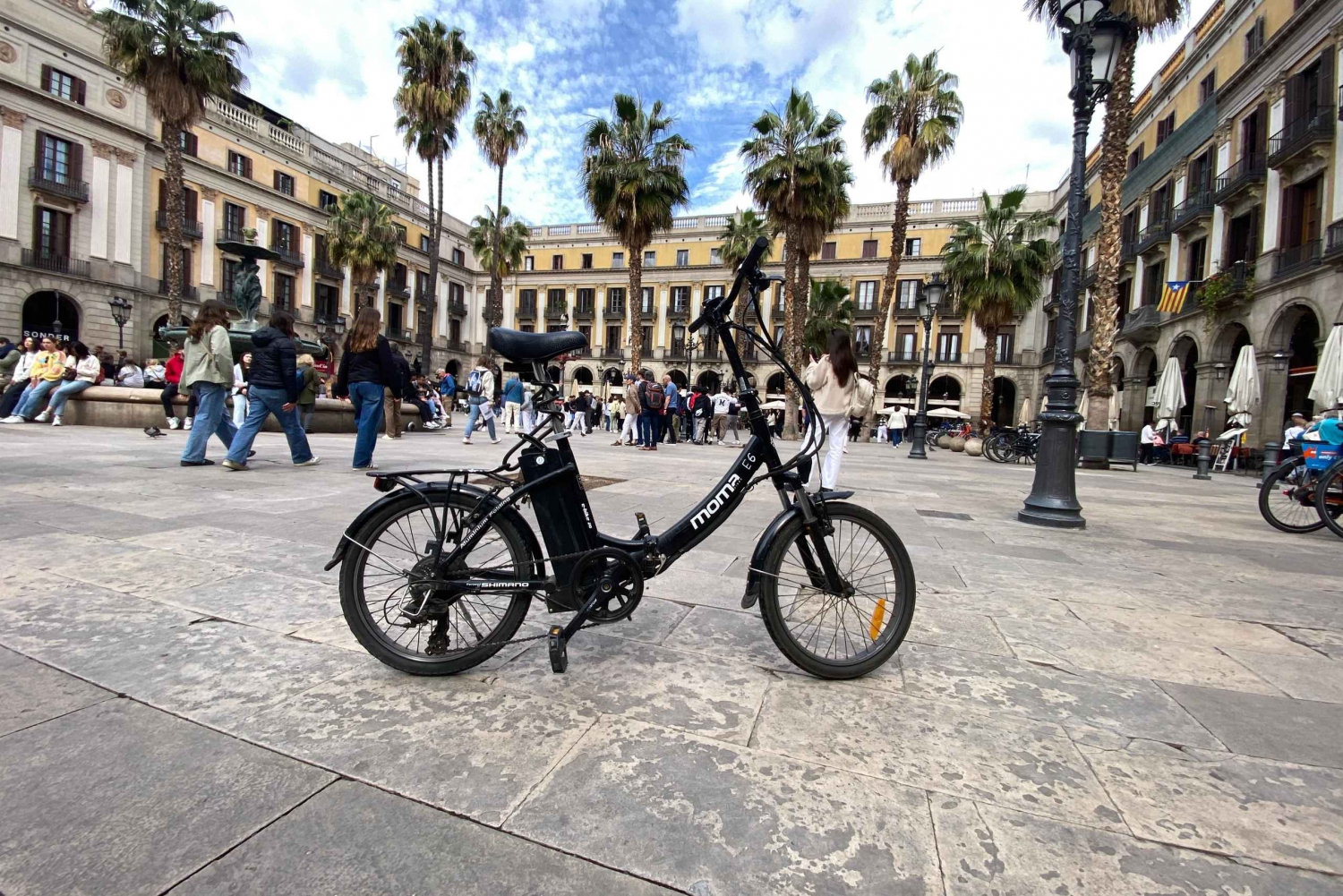 Barcelona: Sykkelutleie med kart og lokale anbefalinger