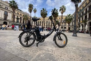 Barcelona: Sykkelutleie med kart og lokale anbefalinger