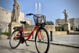 Barcelona: całodniowy wynajem roweru/roweru elektrycznego z kaskiem i zamkiem