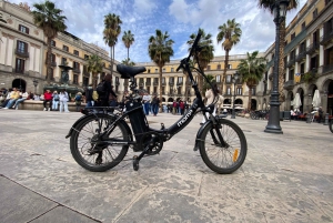 Barcelona: całodniowy wynajem roweru/roweru elektrycznego z kaskiem i zamkiem