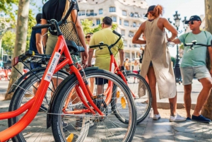 Barcelona: całodniowy wynajem roweru/roweru elektrycznego z kaskiem i zamkiem