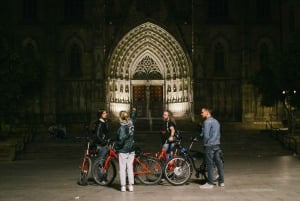 Barcelona Bike Tour by Night with Cava and Fountain Show
