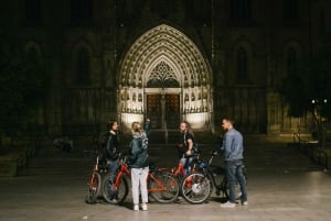 Cykelutflykt i Barcelona på natten med Cava