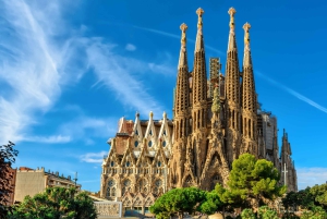 Barcelona: Passeio de bicicleta e ingressos sem fila para a Sagrada Família