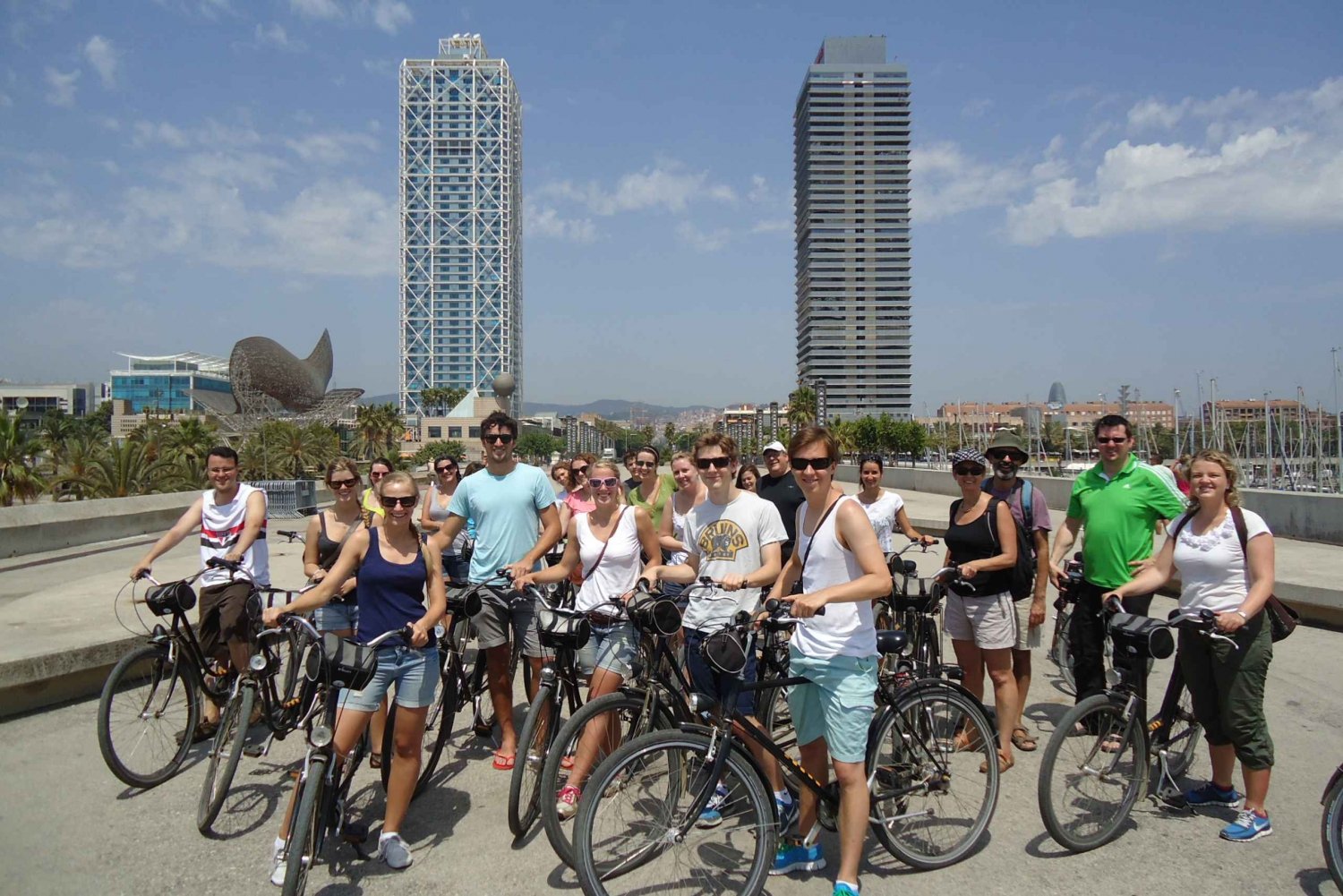 Barcelona: Bike Tour with a Break on a Beach Terrace Bar