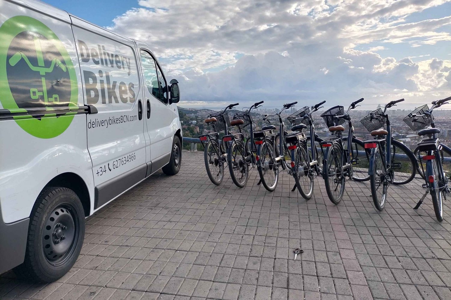 Barcelona: Bike Rental with Delivery and Pickup