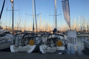 Barcelona: Wycieczka łodzią z musem cava w niesamowitej żaglówce