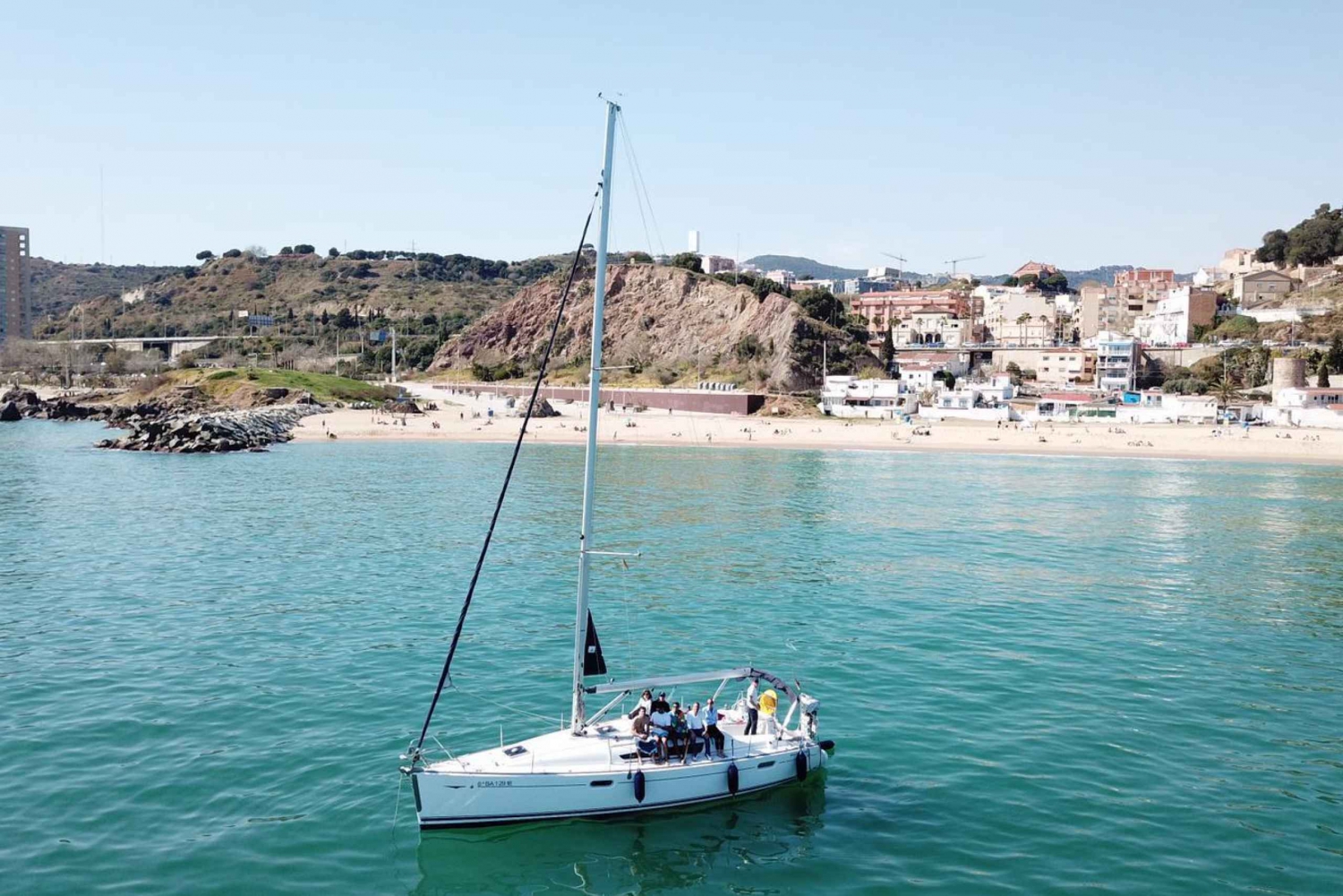 Barcelone : Excursion en bateau avec du cava à bord d'un superbe voilier