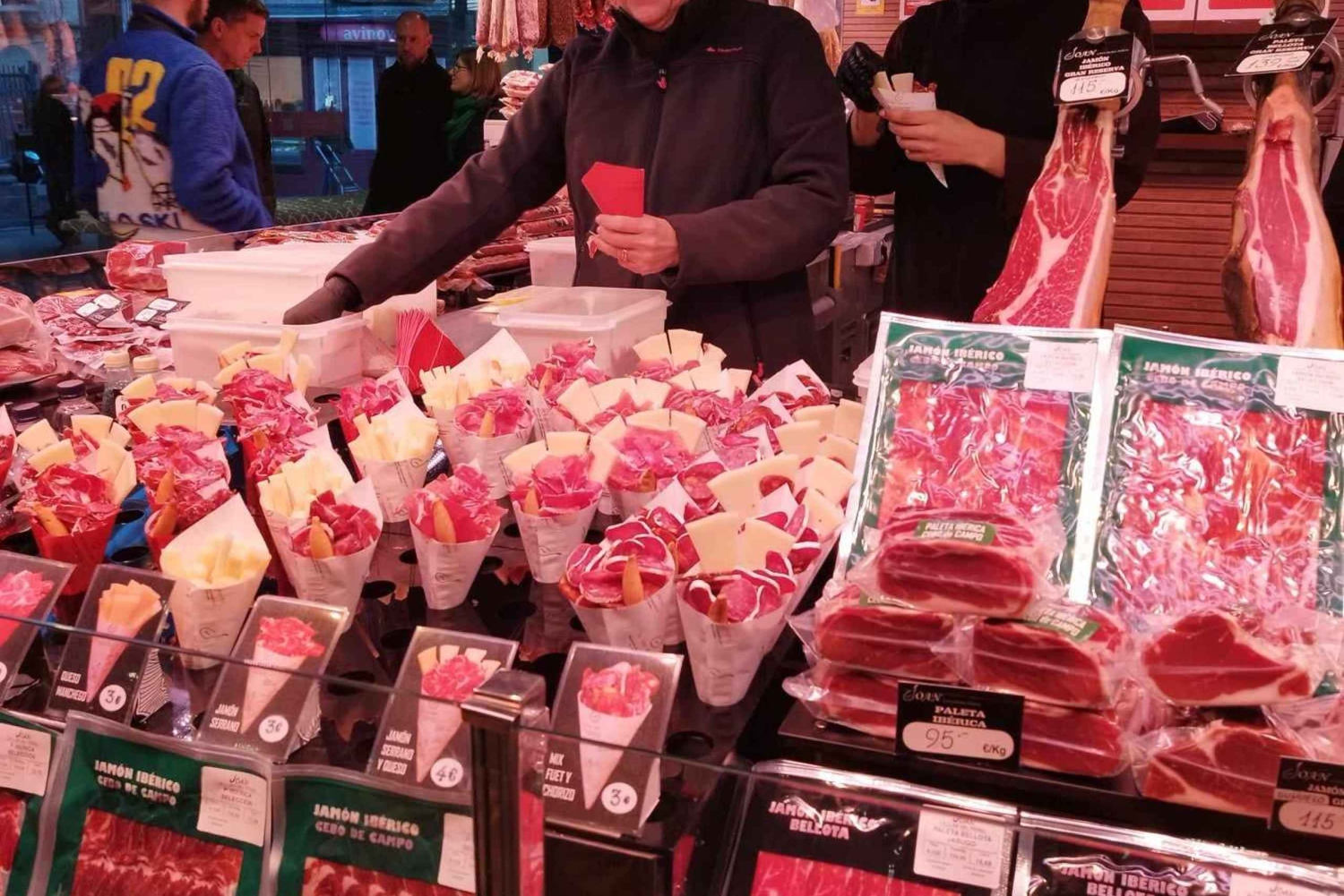 Барселона: рынок Бокерия и гастрономический тур по улице Баррио Готико