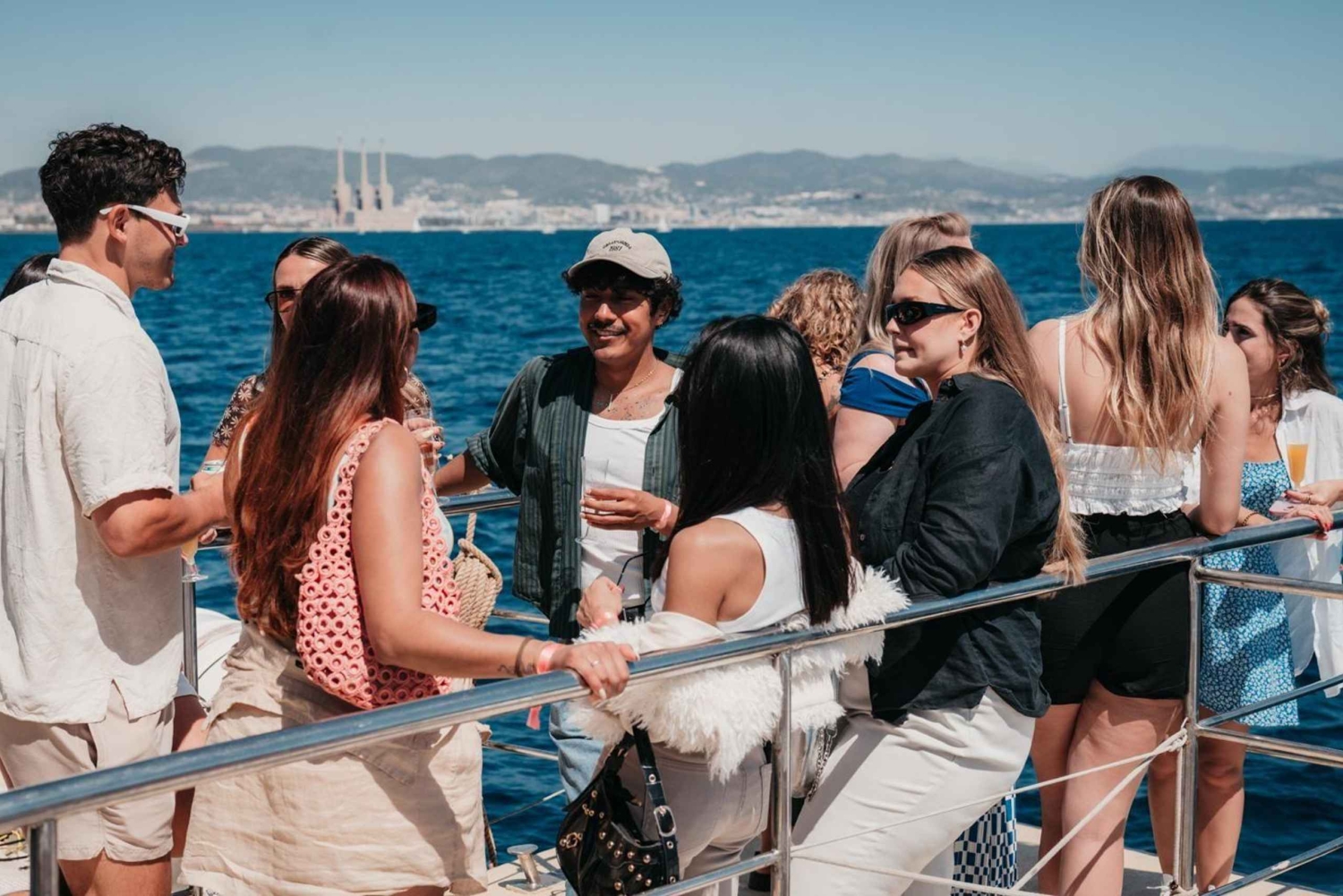 Barcelona: Brunch-båtfest med drinker og DJ