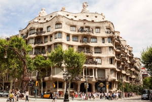 Barcelona Card: 25+ Museums and Free Public Transportation