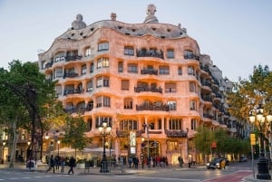 Barcelona: Casa Mila Skip-the-Line Entry & Digital Quiz