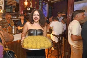 Barcelona: Passeio de Pub Crawl pela vida noturna catalã e entrada em clube VIP