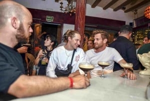 Barcelone : Visite guidée de la vie nocturne catalane et entrée dans un club VIP