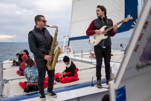 Barcelona: Crucero en catamarán con música de jazz en directo opcional