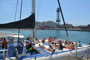Barcelona: Crucero en catamarán con música de jazz en directo opcional