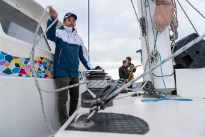 Barcelona: Crucero en catamarán con música de jazz en directo opcional